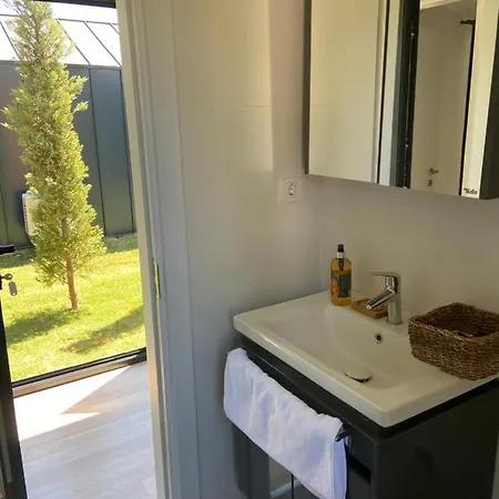 Kairos Hotel *